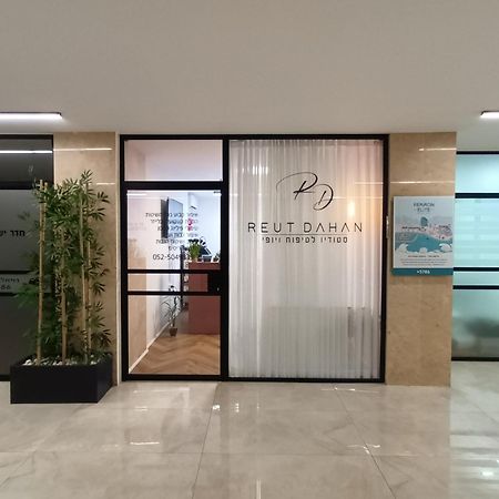 Seaside Serenity: Beach Views, Wellness & Kosher Breakfast Ashkelon Exterior photo